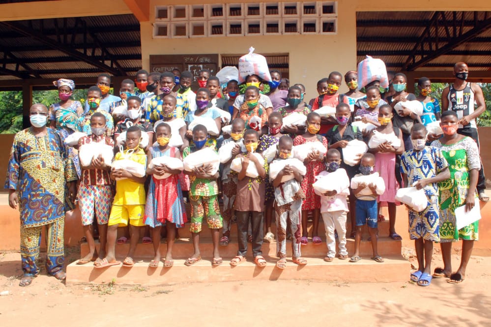 NOËL 2020 :Distribution de kits Alimentaires aux enfants démunis de Vo Koutimé